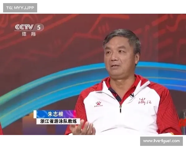 汪顺致谢教练朱志根，体坛荣耀之夜分享师徒情深