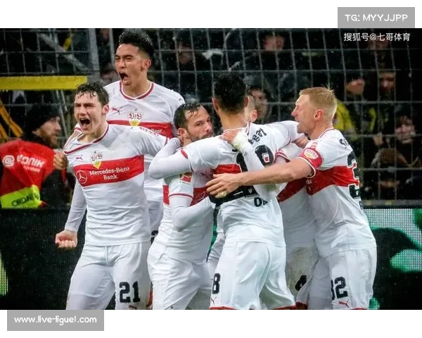 法兰克福前锋伯克特患病缺席，卡利穆恩多肌肉受伤高挂免战牌